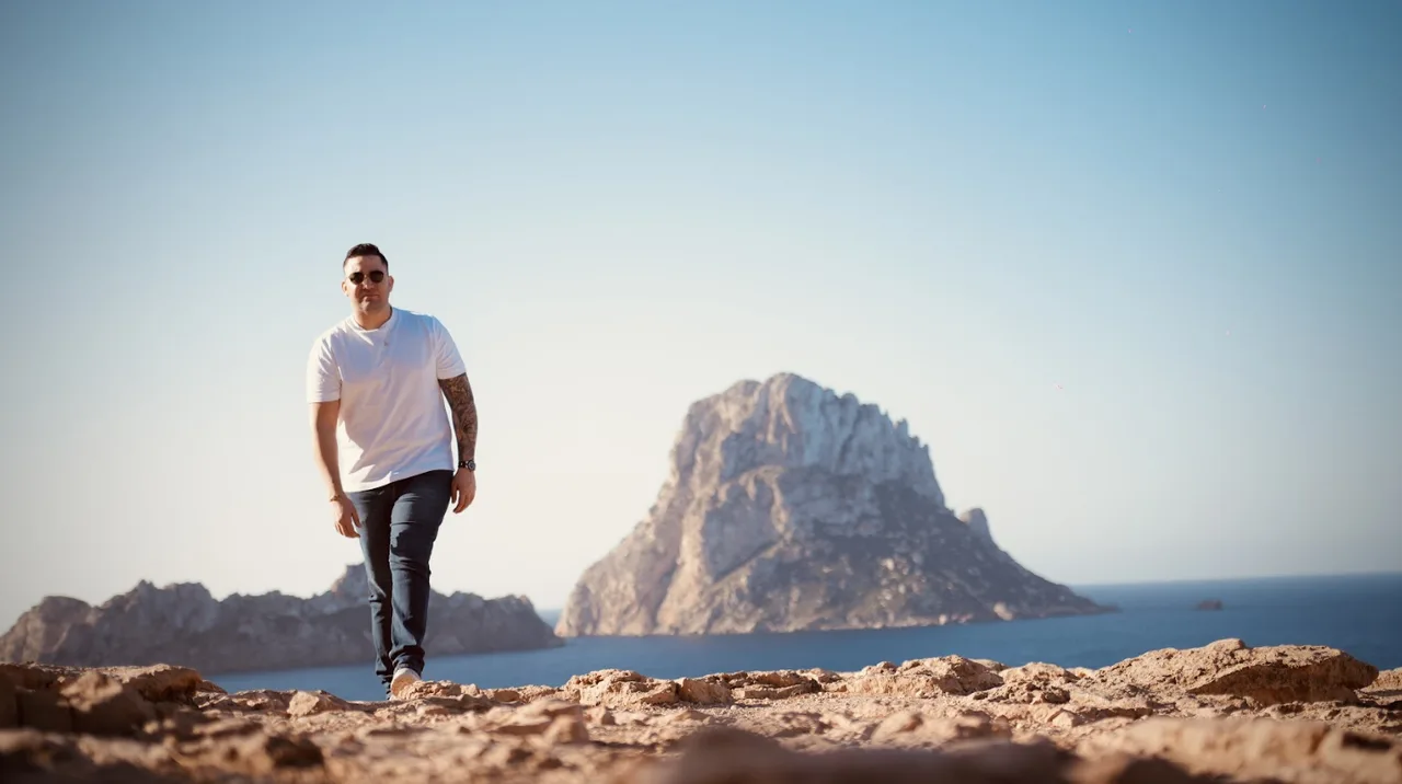 j maia ibiza