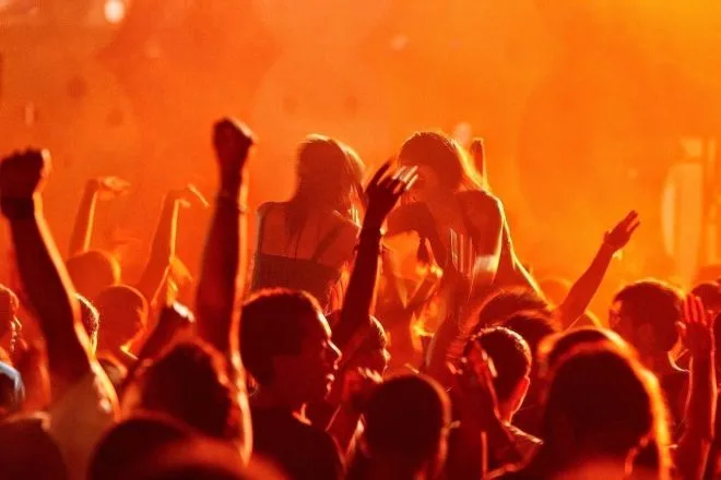 UM ARQUIVO ONLINE ESTÁ DOCUMENTANDO 30 ANOS DE HISTÓRIA DA DANCE MUSIC