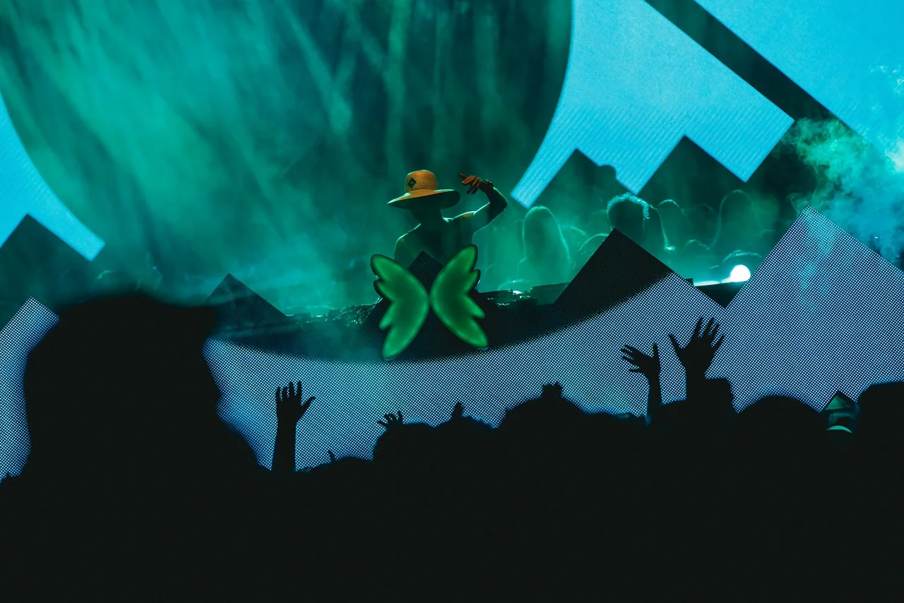 Clubes brasileiros se destacam novamente no Top 100 Clubs DJ Mag