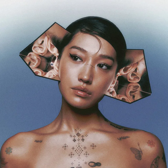 Peggy Gou e Ayra Starr transformam 'Wo, man' no hino de verão que faltava à pista